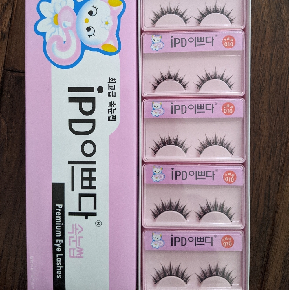 False Eyelashes